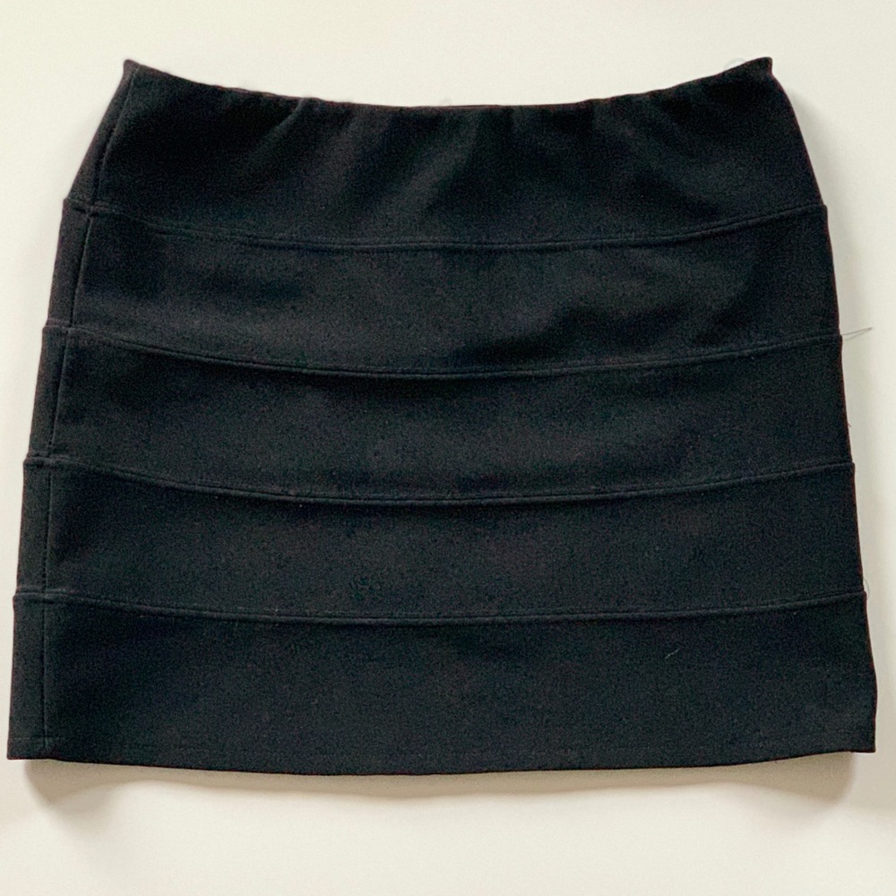 GUESS- Black bandage mini skirt